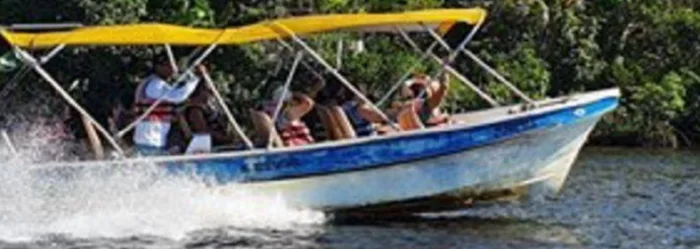 Passeio de lancha